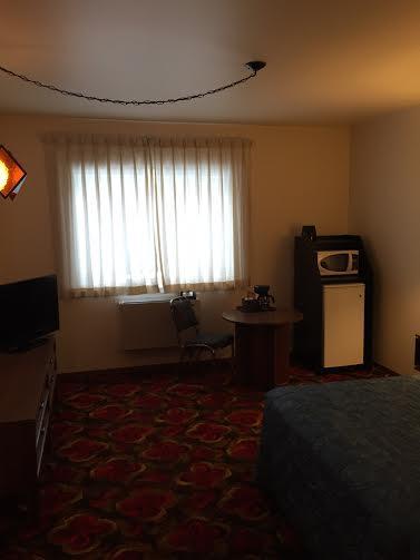 Royal Hotel Flin Flon Bagian luar foto