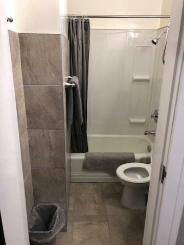Royal Hotel Flin Flon Bagian luar foto